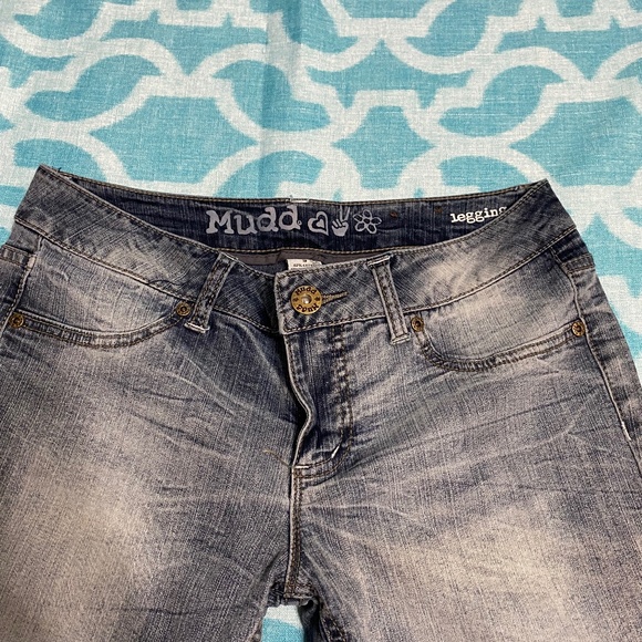 Mudd Acid Wash Skinny Jeans - Picture 4 of 5